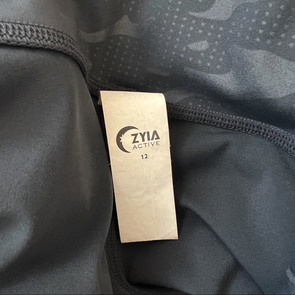 Zyia Active High Rise Legging Cropped Camouflage Dot Pattern Gray Womens 12 - Picture 5 of 6